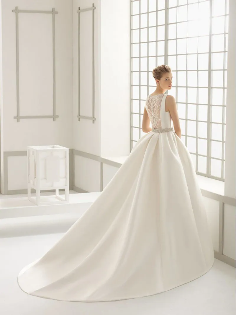---Inexpensive high-necked princely wedding dress made in satin--