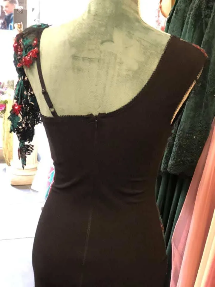 Abito elegante a sirena con ricami