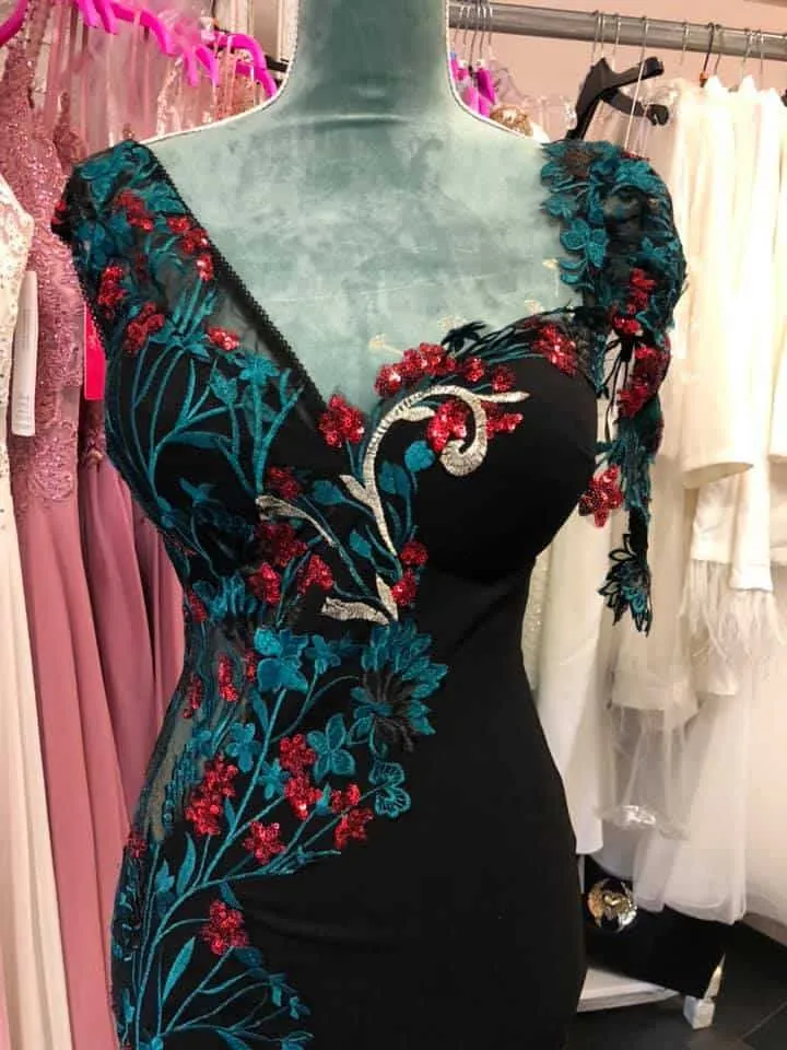 Abito elegante a sirena con ricami
