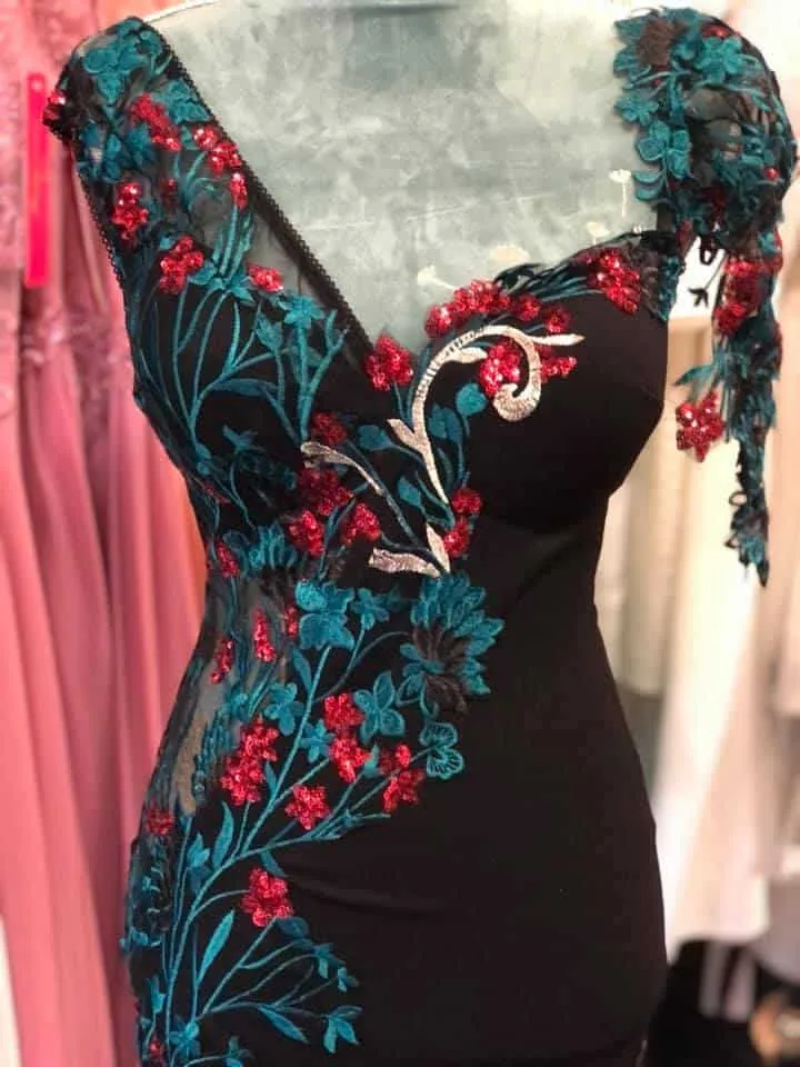 Abito elegante a sirena con ricami