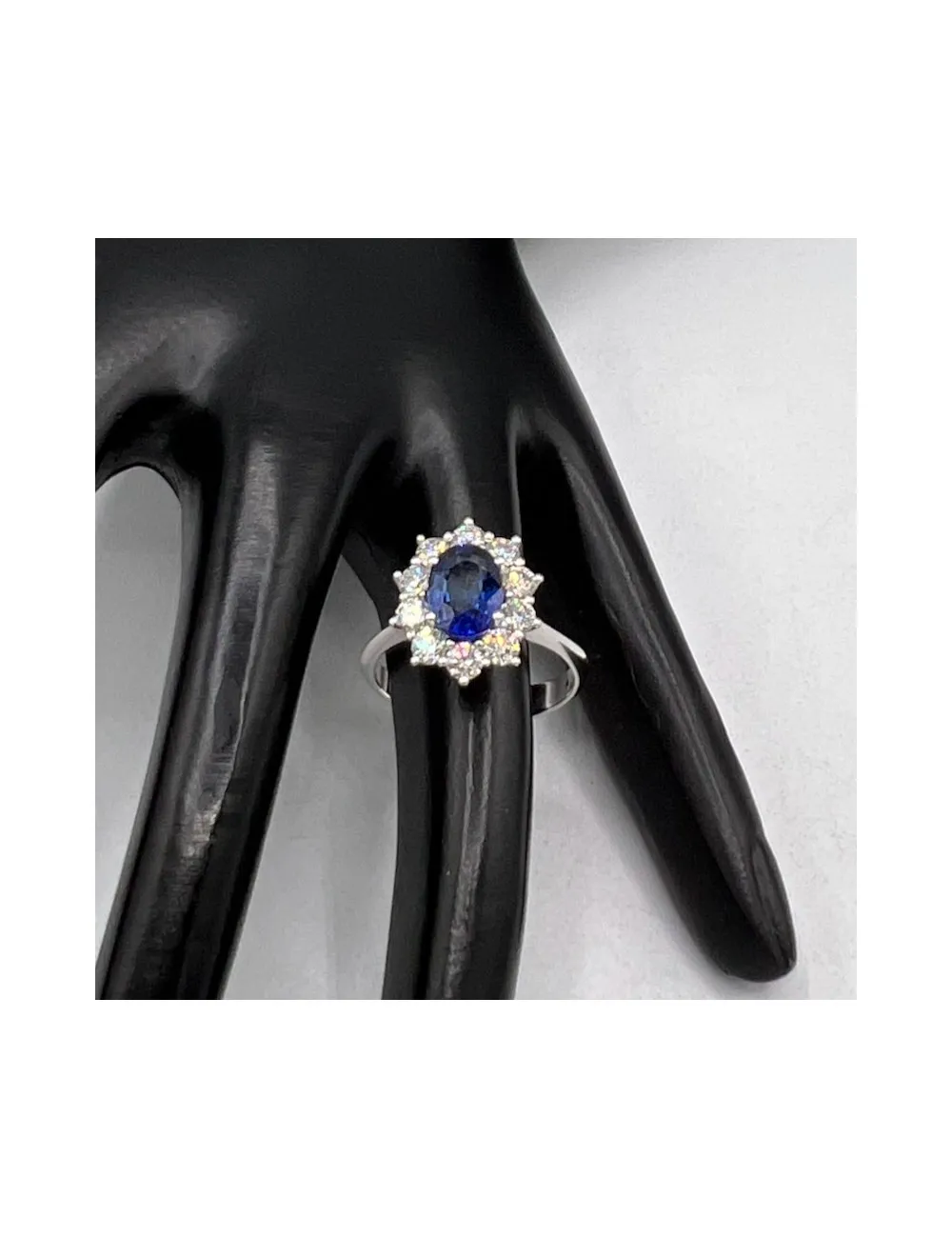 Anello in oro bianco con Zaffiro e Diamanti