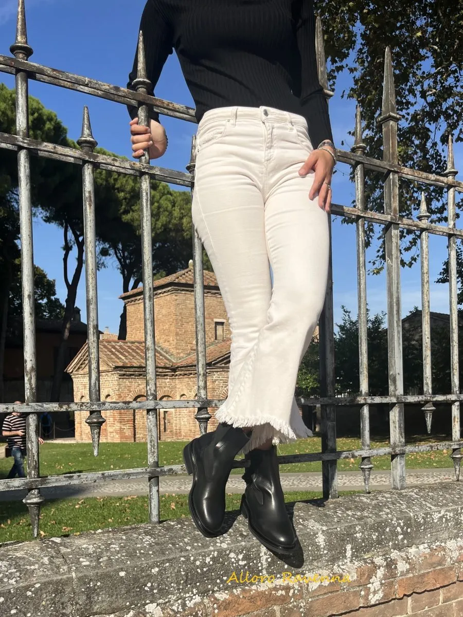 Beatles neri in vera pelle con elastico particolare