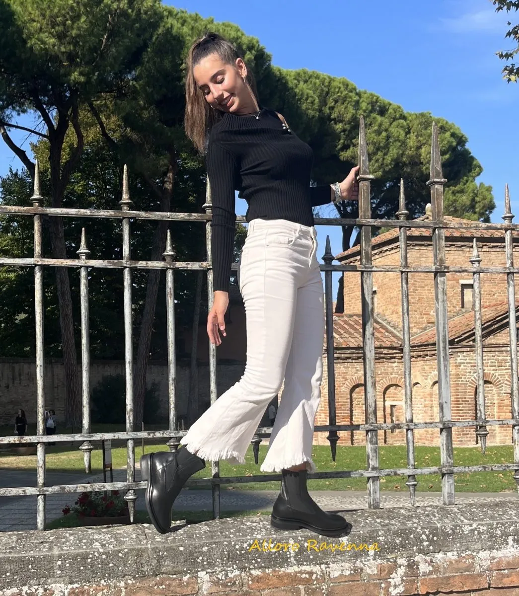 Beatles neri in vera pelle con elastico particolare