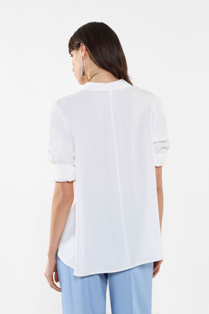 Camicia svasata con colletto classico