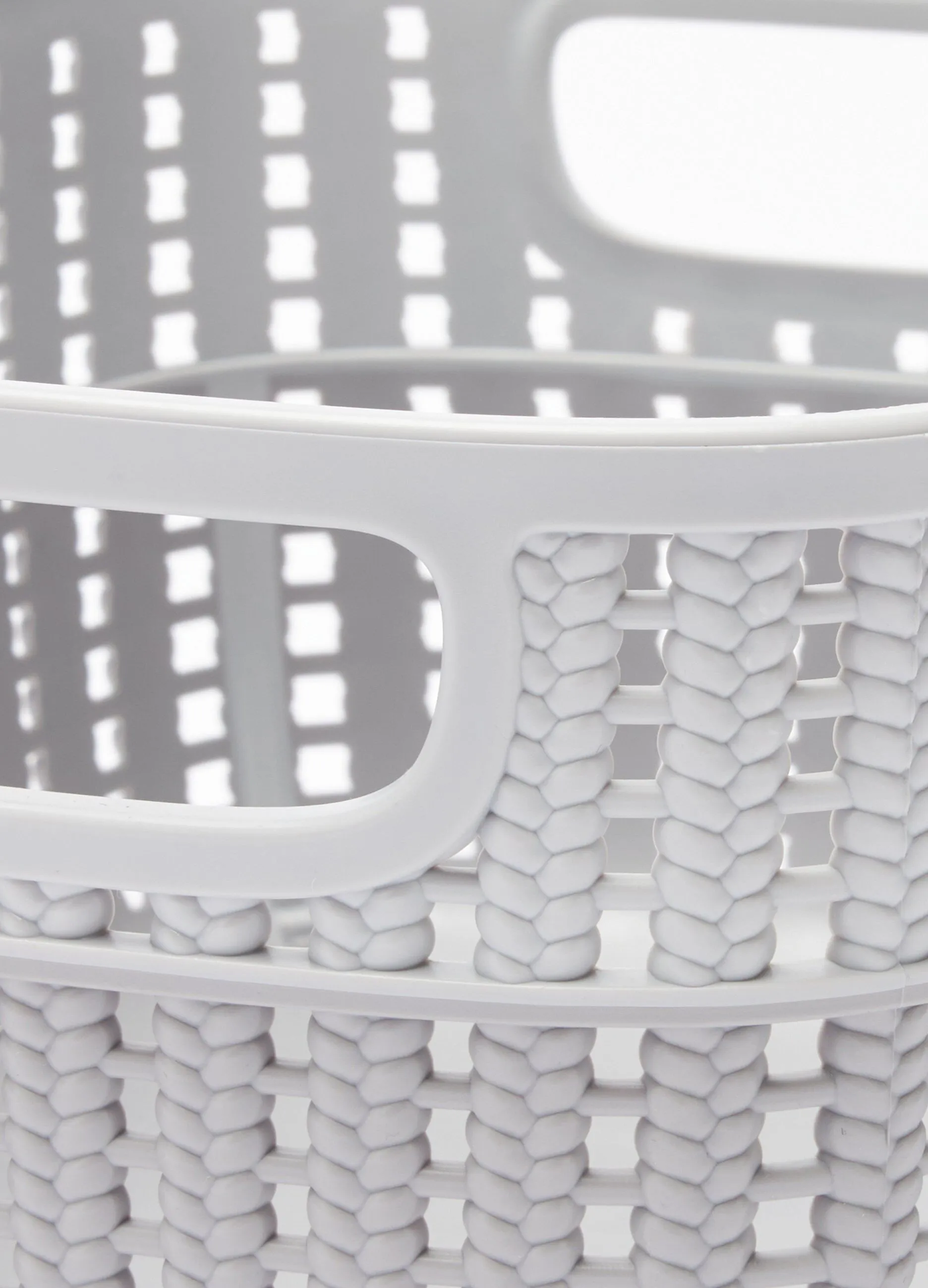 Contenitore biancheria in plastica lavorata