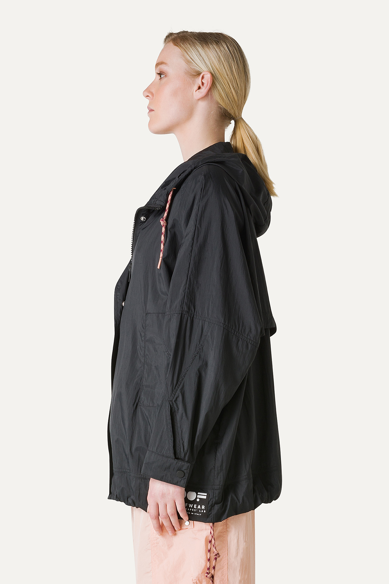 GIACCA CON CAPPUCCIO OVER IN NYLON 9206 - NERO