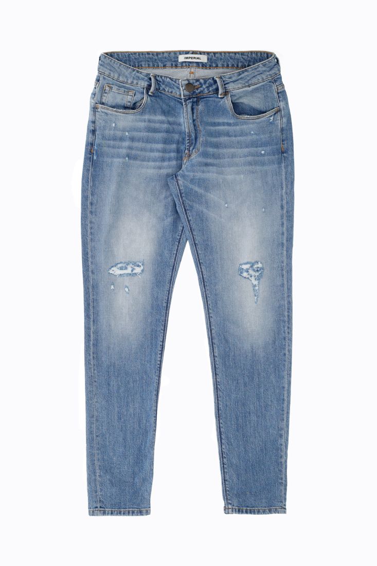 Jeans slim-fit effetto délavé con cinque tasche e abrasioni