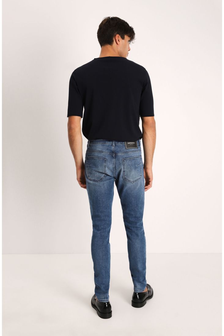 Jeans slim-fit effetto délavé con cinque tasche