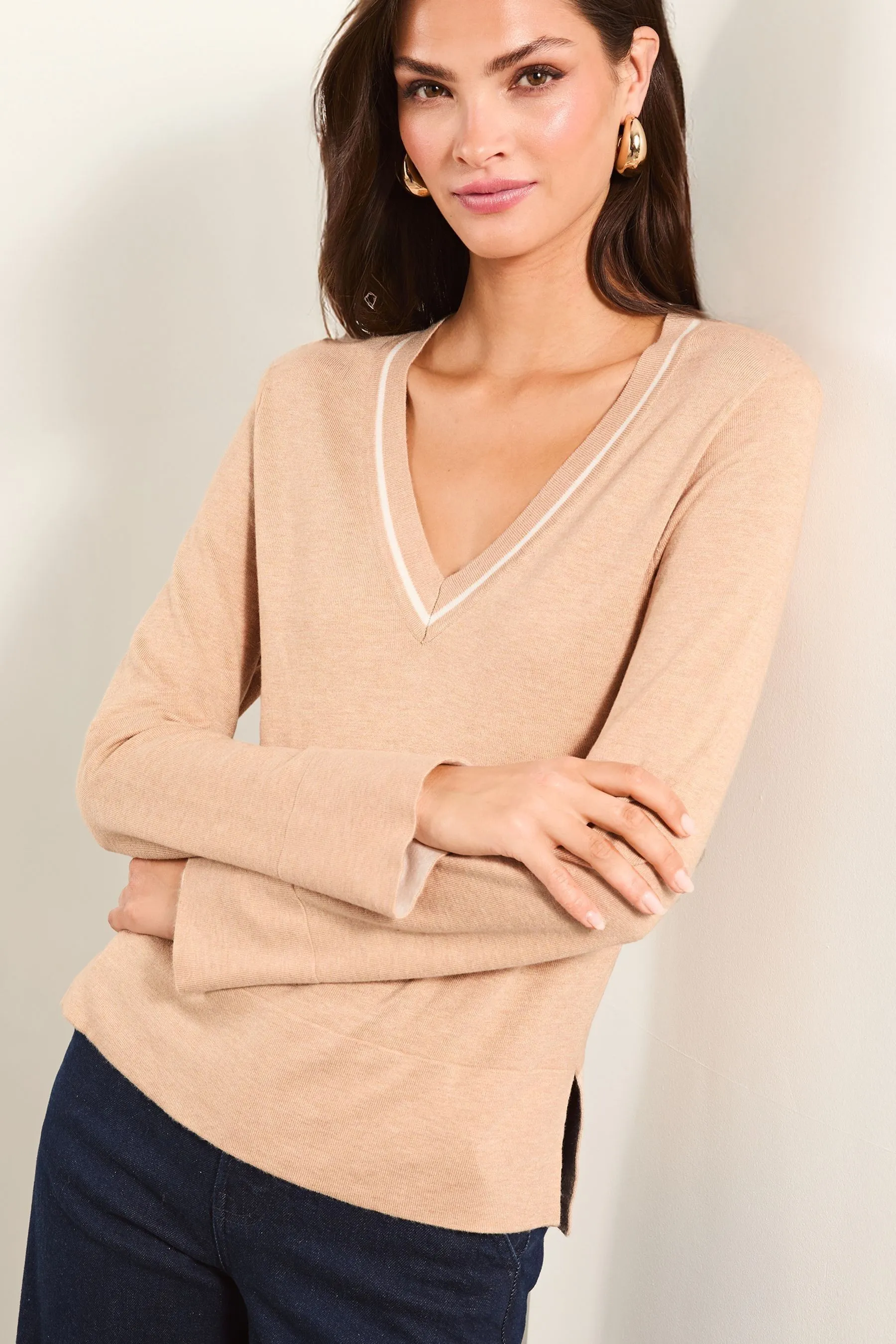 Lipsy Knitted V Neck Tipped Jumper    