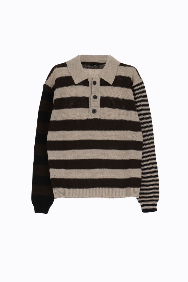 Maglione a righe con colletto e abbottonatura