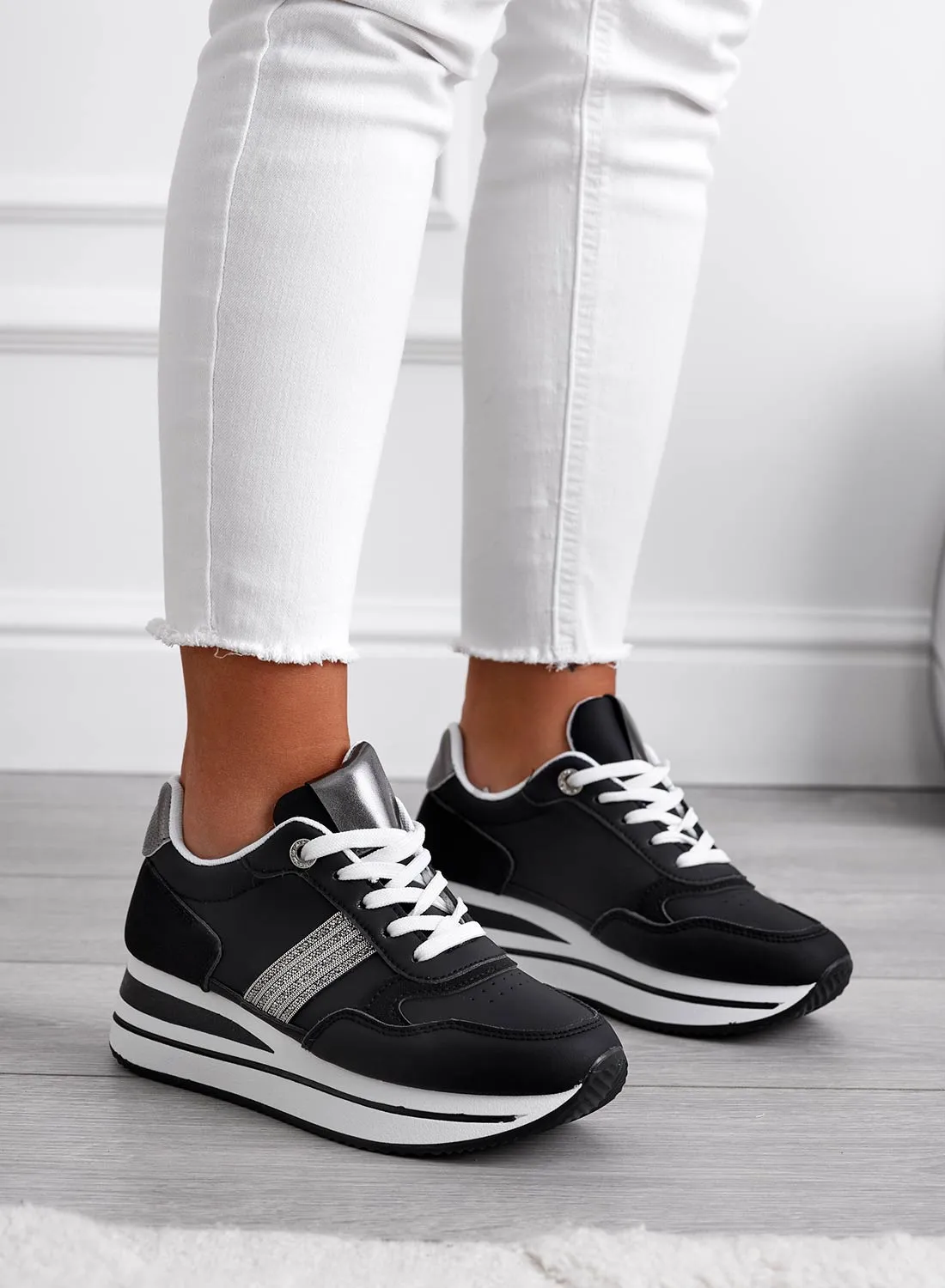 MARGOT - Sneakers nere con inserti e strass argento