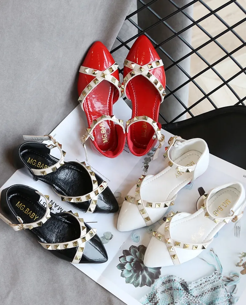 Moda per bambini Scarpe in pelle con rivetti Scarpe da principessa per ragazze Scarpe piatte casual a punta