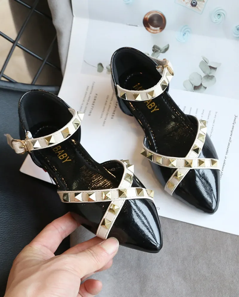 Moda per bambini Scarpe in pelle con rivetti Scarpe da principessa per ragazze Scarpe piatte casual a punta