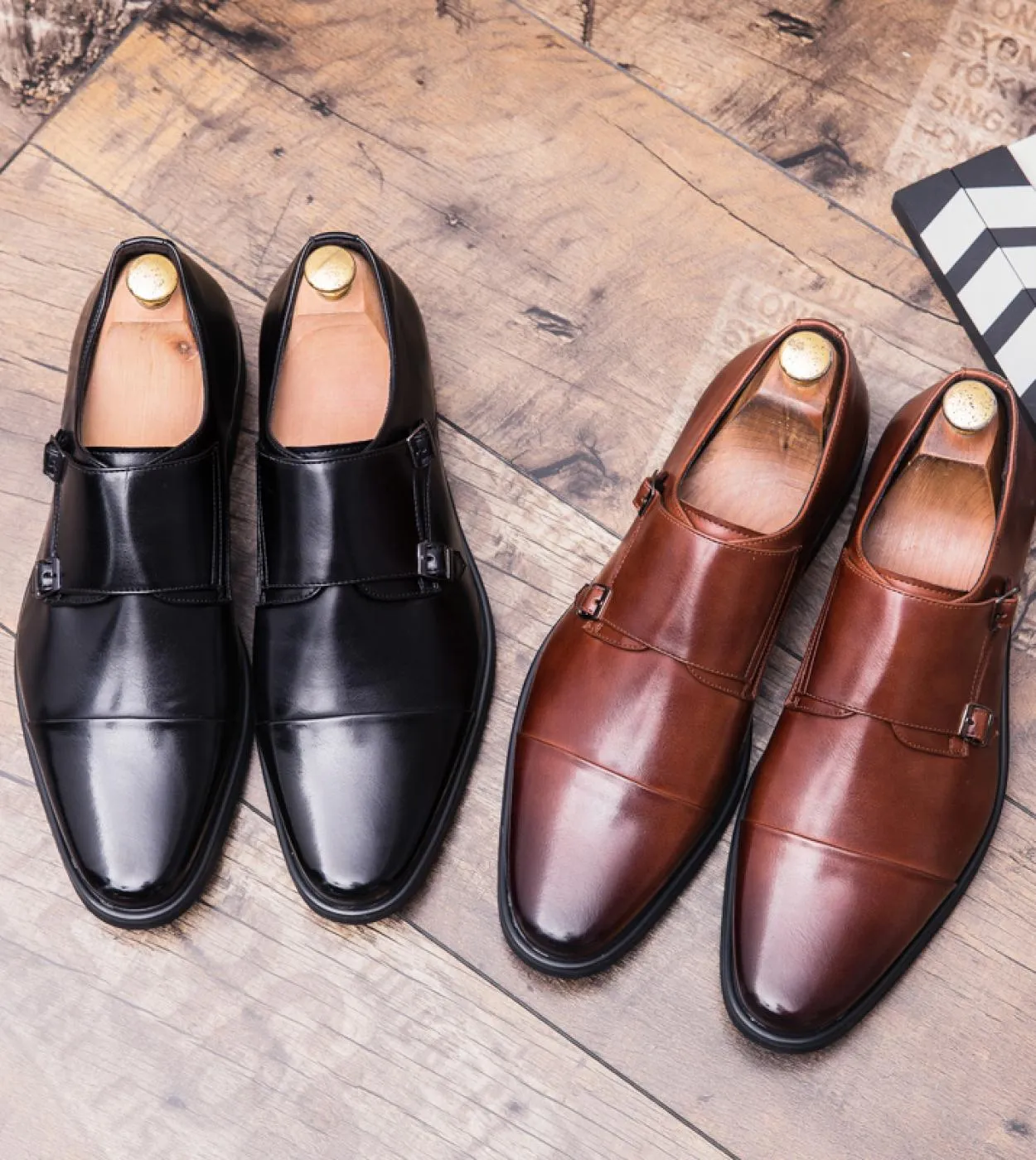 Monk Shoes Scarpe da uomo Pu Tinta unita Fashion Business Casual Classico a tre stadi in metallo con doppia fibbia Scarpe elegan