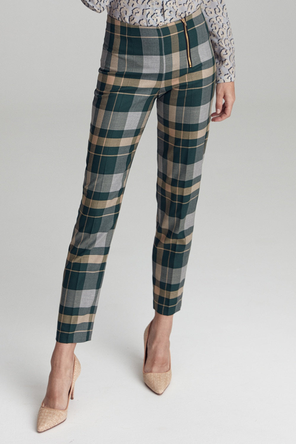 Pantaloni da donna model 149389 Nife