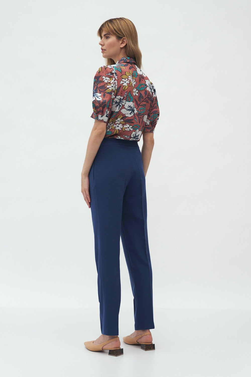 Pantaloni da donna model 152501 Nife