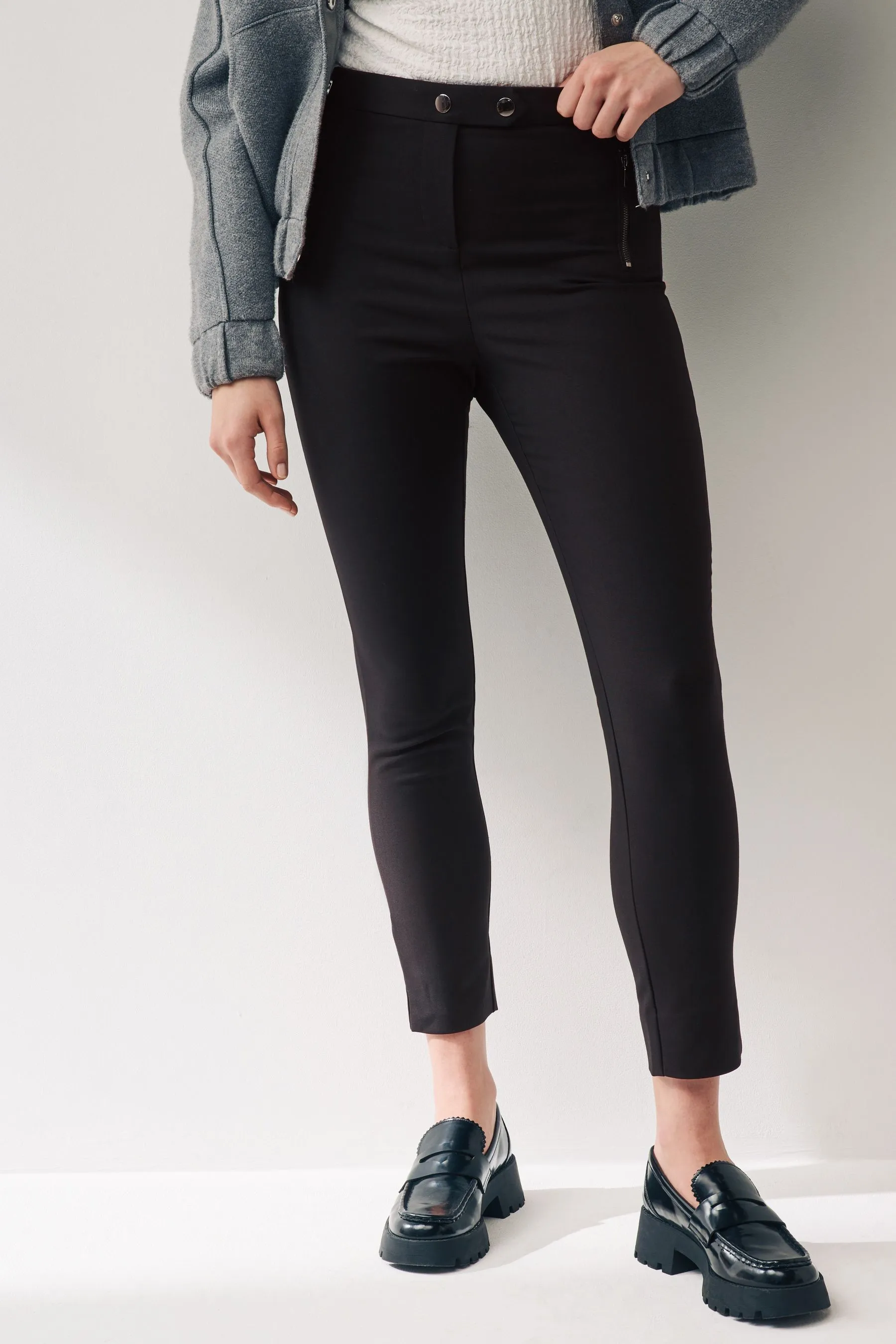 Pantaloni skinny con zip