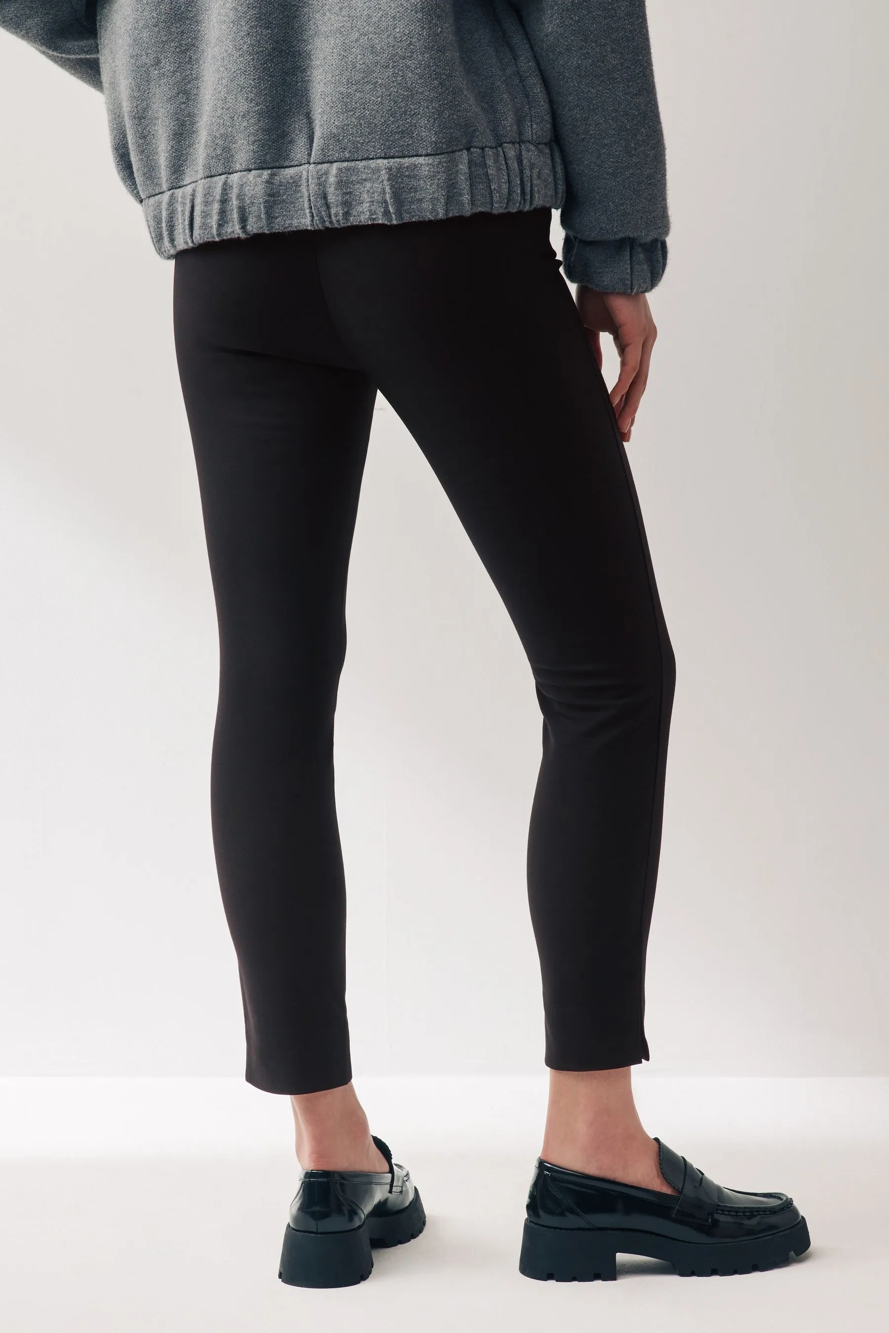 Pantaloni skinny con zip