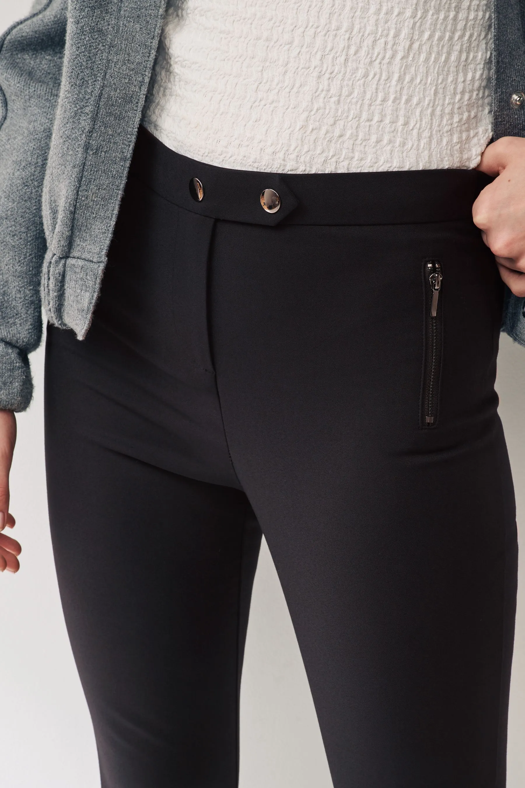 Pantaloni skinny con zip