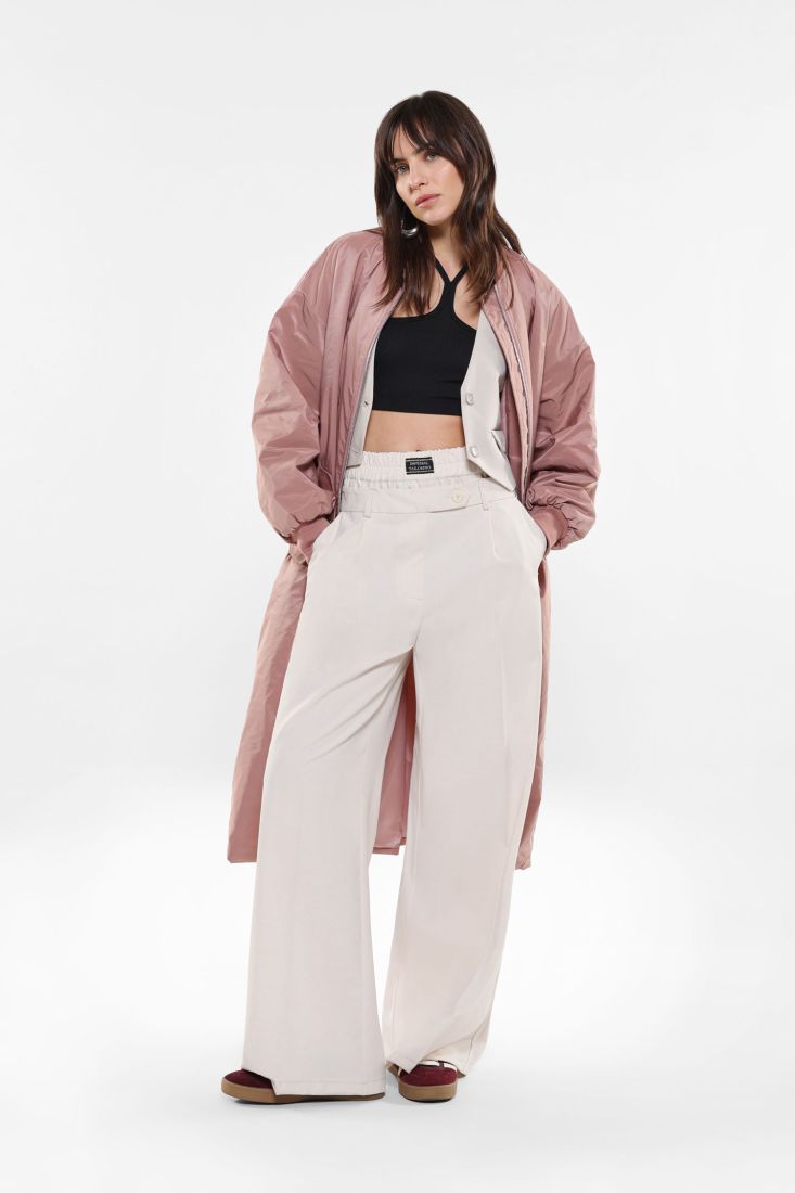 Piumino oversize con orli a contrasto e zip