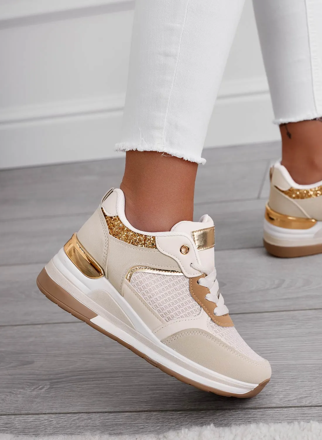 RIVET - Sneakers beige con inserti glitter oro
