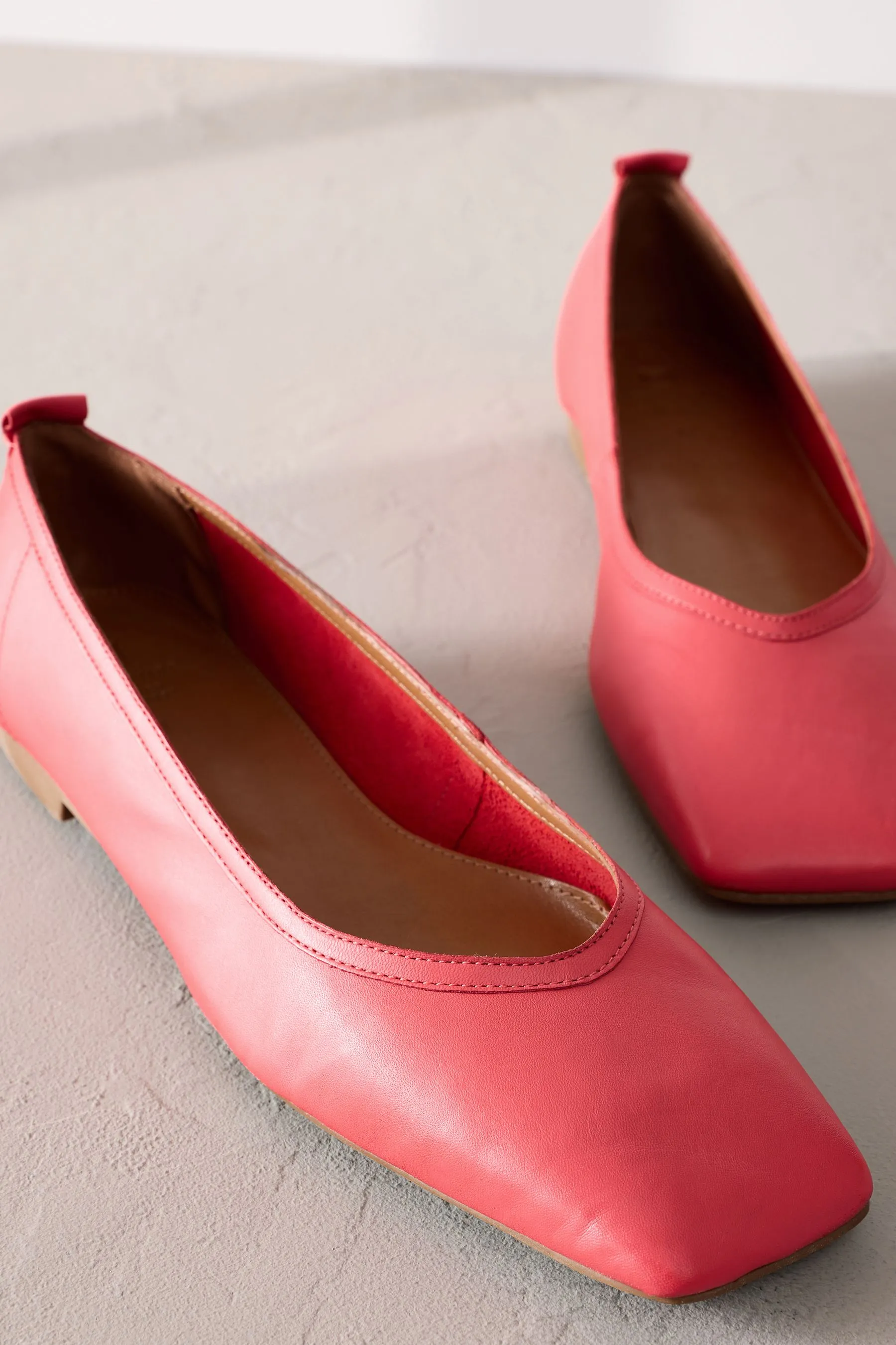 Signature - Ballerine in pelle con punta squadrata    