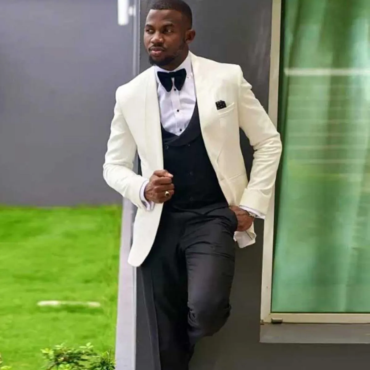 Smoking da sposo avorio abiti da uomo per matrimonio con pantaloni neri blazer moda maschile giacca 3 pezzi ultimo gilet Prom Co