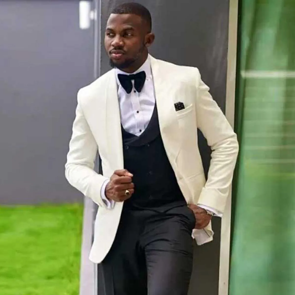 Smoking da sposo avorio abiti da uomo per matrimonio con pantaloni neri blazer moda maschile giacca 3 pezzi ultimo gilet Prom Co