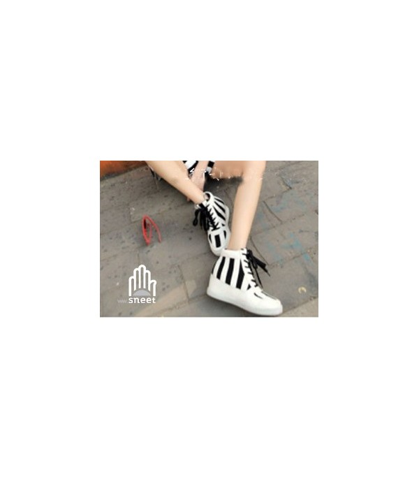 Sneakers june