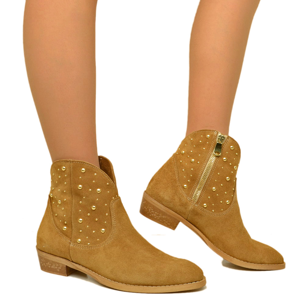 Stivaletti Texani Beige in Camoscio con Borchie Made in Italy