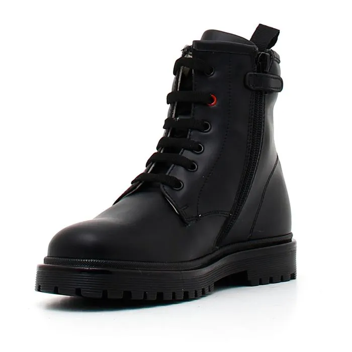 STRINGATE IN PELLE