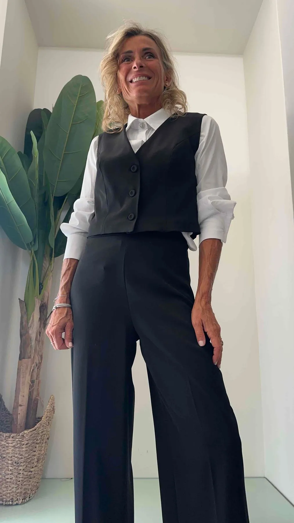 SUSYMIX - G5483F31 - GILET CREPE SCATOLA, BOTTONI ROCOPERTI