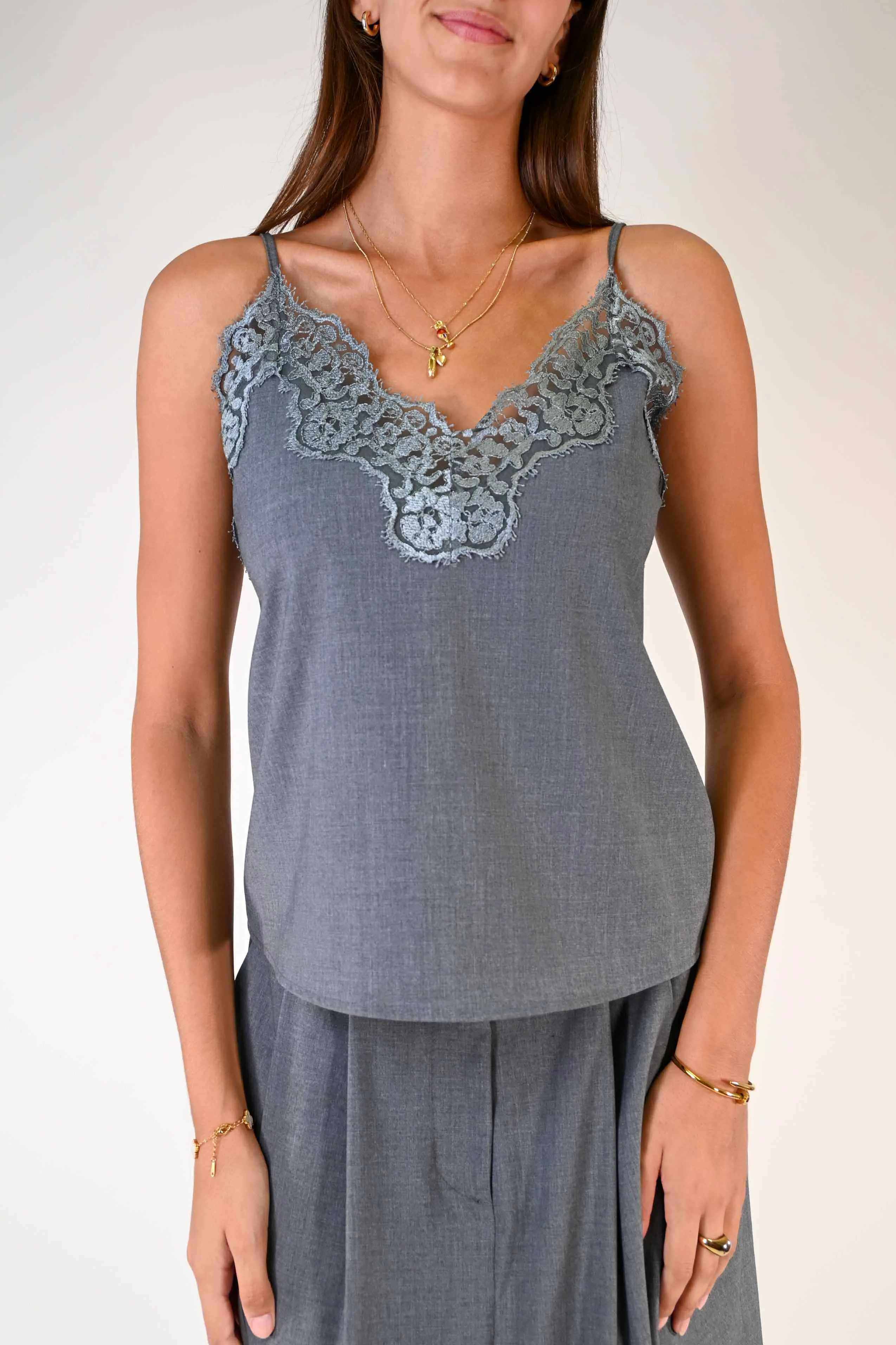 TOP CON INSERTO IN PIZZO E SPALLINA REGOLABILE GRIGIO