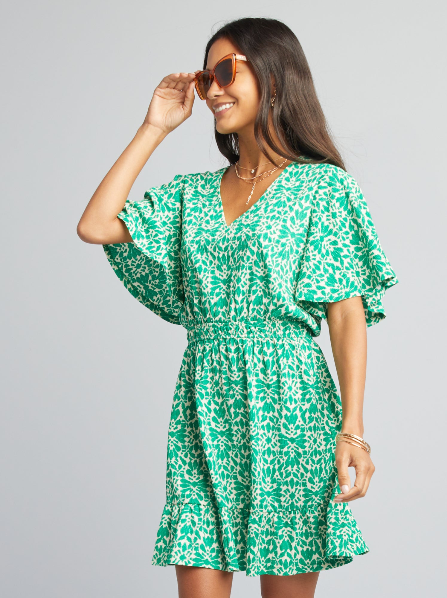 Vestito corto stampato con volant - VERDE