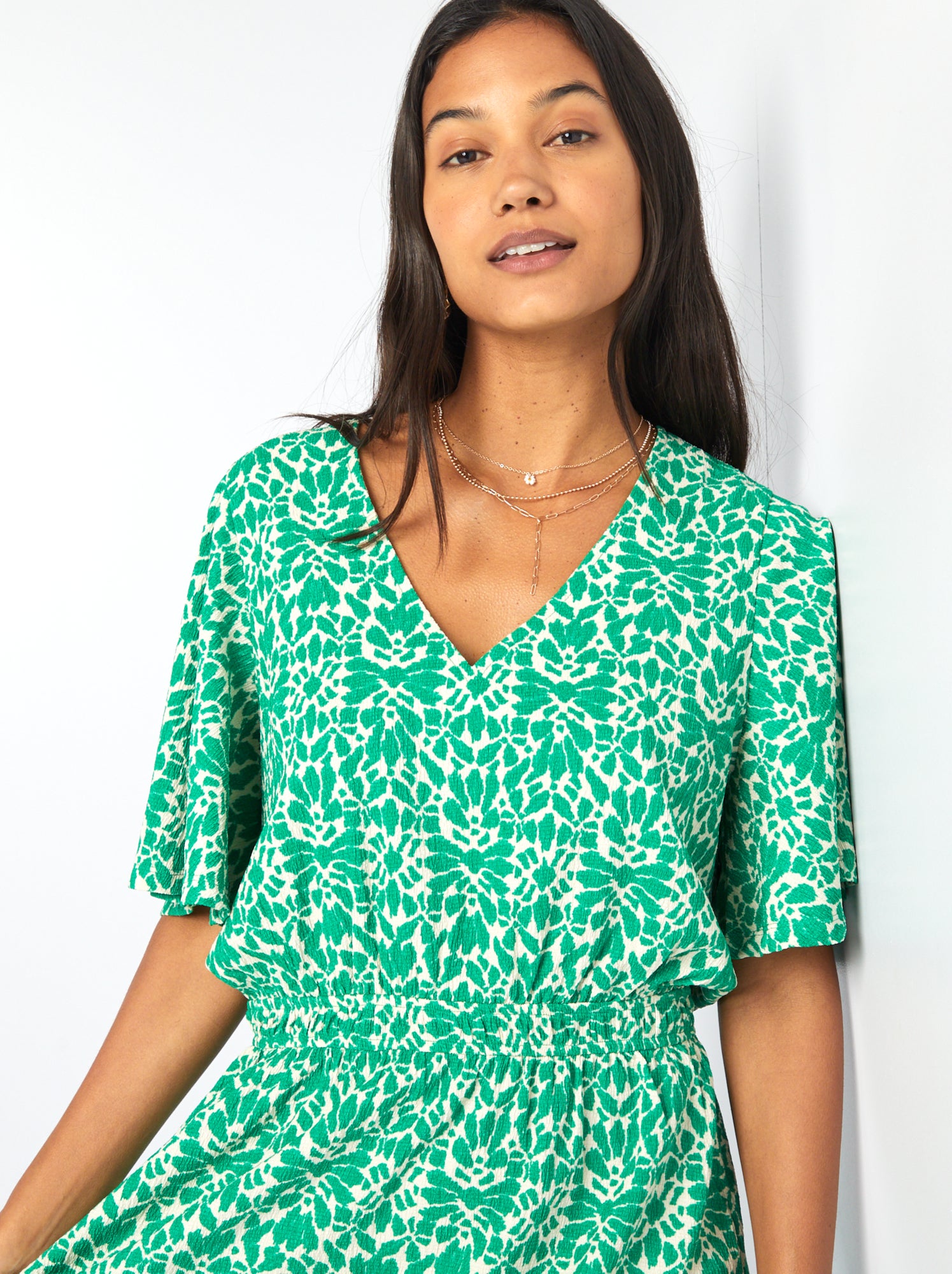 Vestito corto stampato con volant - VERDE
